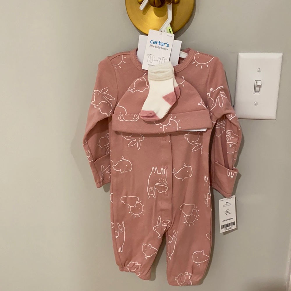 New with tags Carter’s converter gown